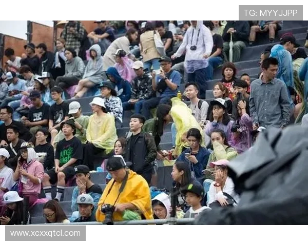 南京滑板队与重庆滑板队赛后复盘探讨灵活性与战术运用的对比分析