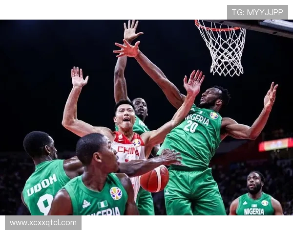 重庆足球队的包夹战术解析与球队未来发展展望