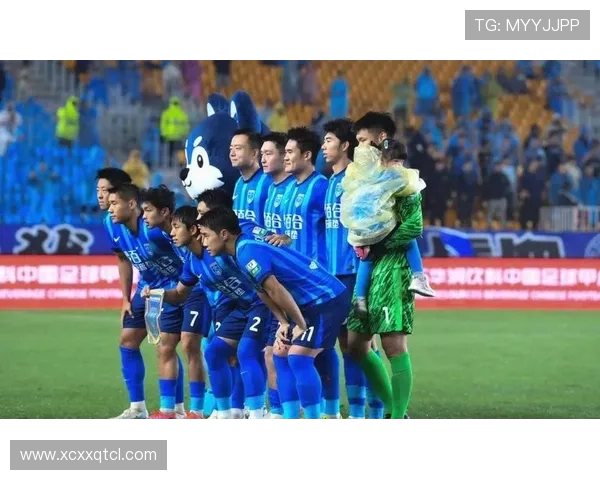 南通支云奋勇拼搏再创佳绩展现球队凝聚力与城市荣耀 南通支云奋勇拼搏再创佳绩展现球队凝聚力与城市荣耀