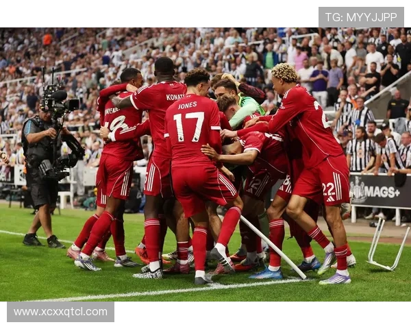 哈德斯联队迎战阿森纳展现英超激情对决的精彩瞬间